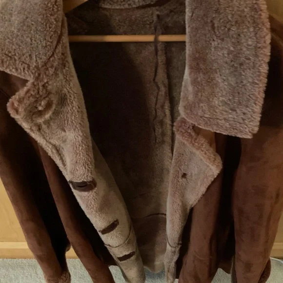 Shearling coat - Picture 3 of 3